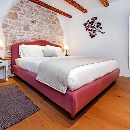 Apartments Casa De Amicis ロヴィニ エクステリア 写真