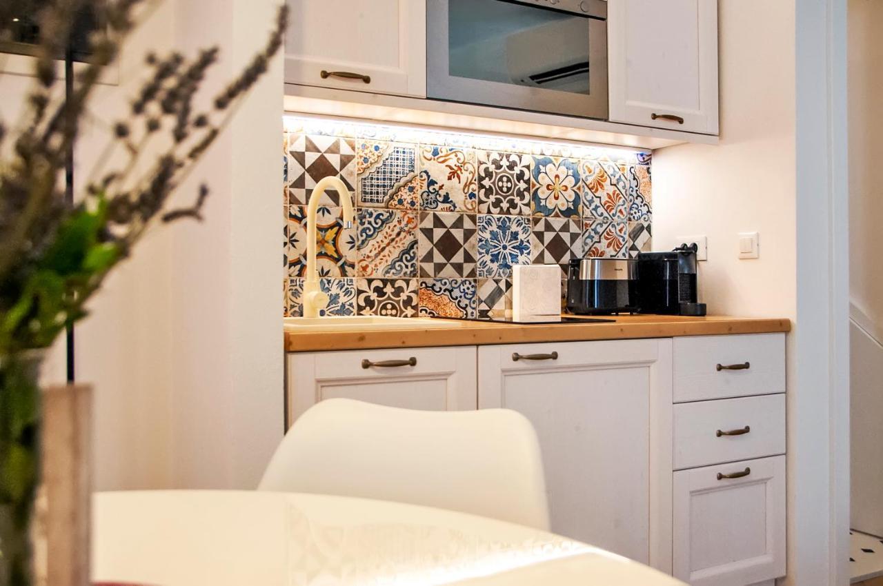 Apartments Casa De Amicis ロヴィニ エクステリア 写真