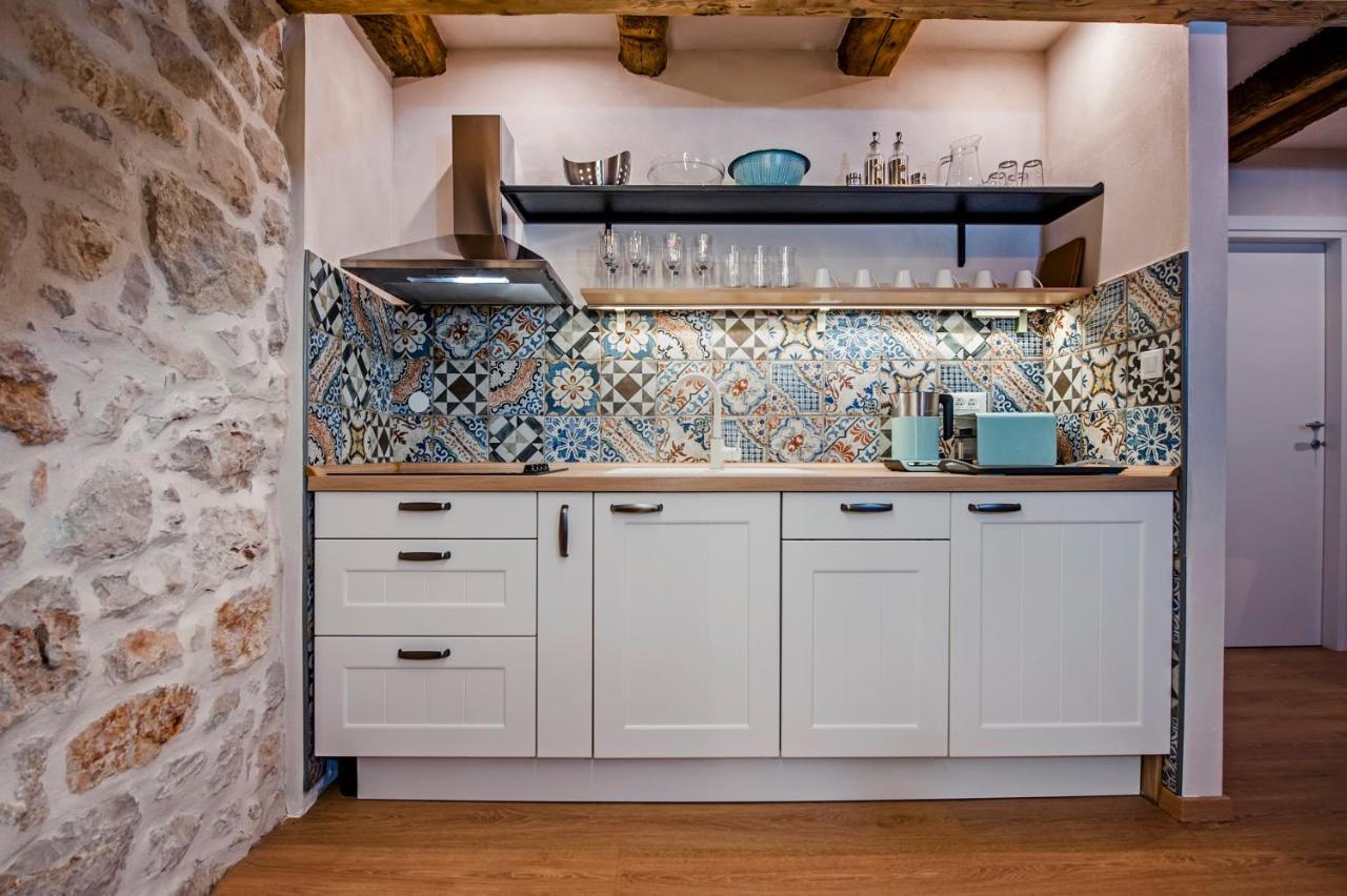 Apartments Casa De Amicis ロヴィニ エクステリア 写真