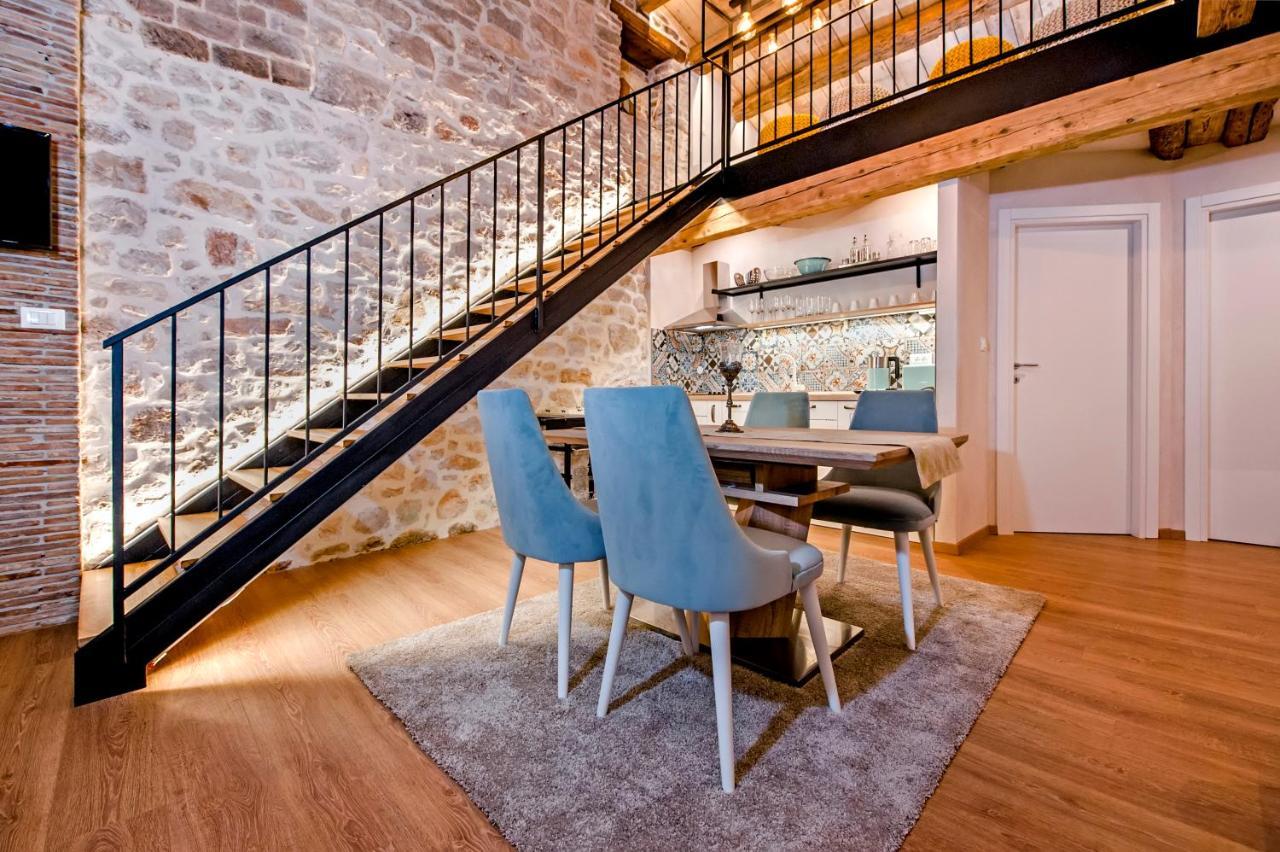 Apartments Casa De Amicis ロヴィニ エクステリア 写真