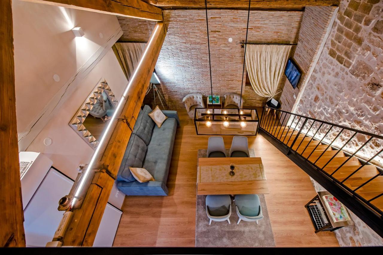 Apartments Casa De Amicis ロヴィニ エクステリア 写真