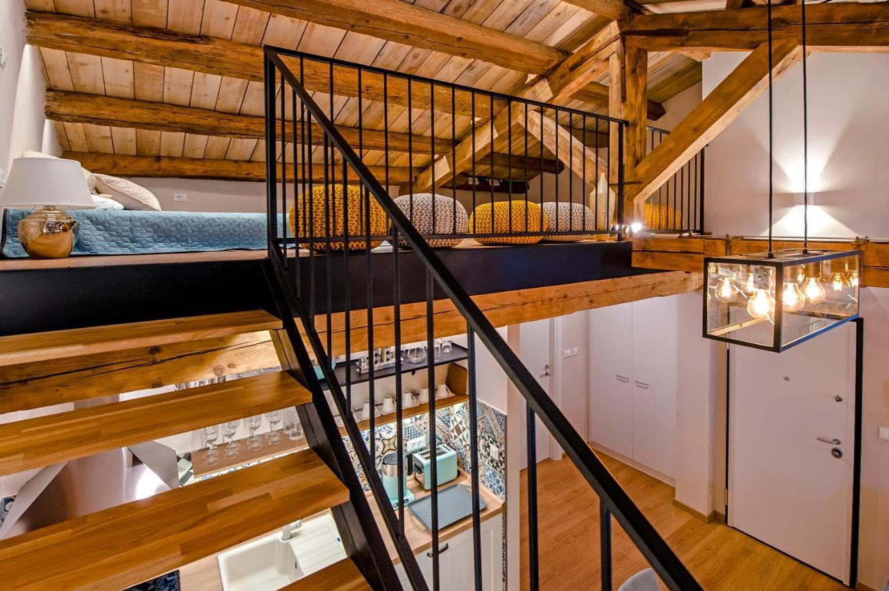 Apartments Casa De Amicis ロヴィニ エクステリア 写真