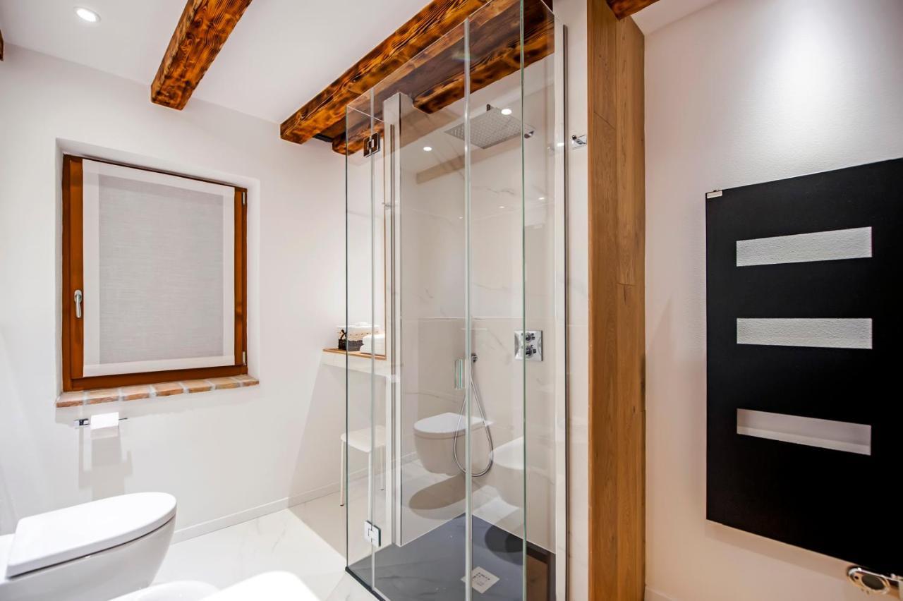 Apartments Casa De Amicis ロヴィニ エクステリア 写真