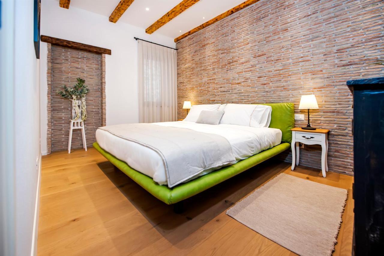 Apartments Casa De Amicis ロヴィニ エクステリア 写真