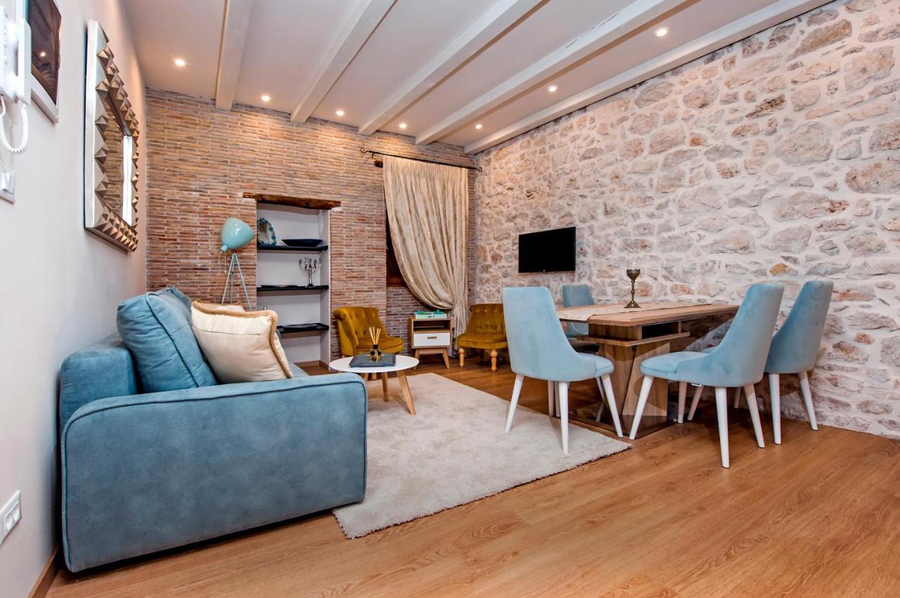 Apartments Casa De Amicis ロヴィニ エクステリア 写真