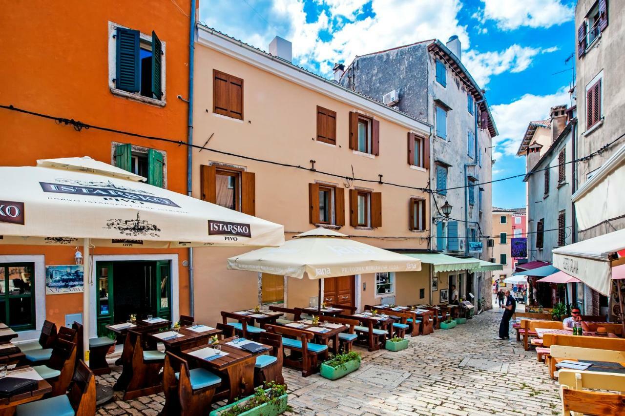 Apartments Casa De Amicis ロヴィニ エクステリア 写真